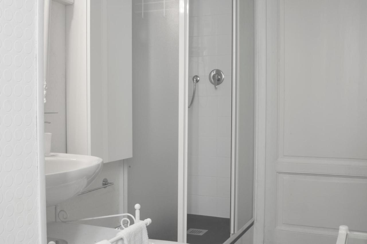 Liberty Two-Room Apartment In Porta Venezia Milan Luaran gambar